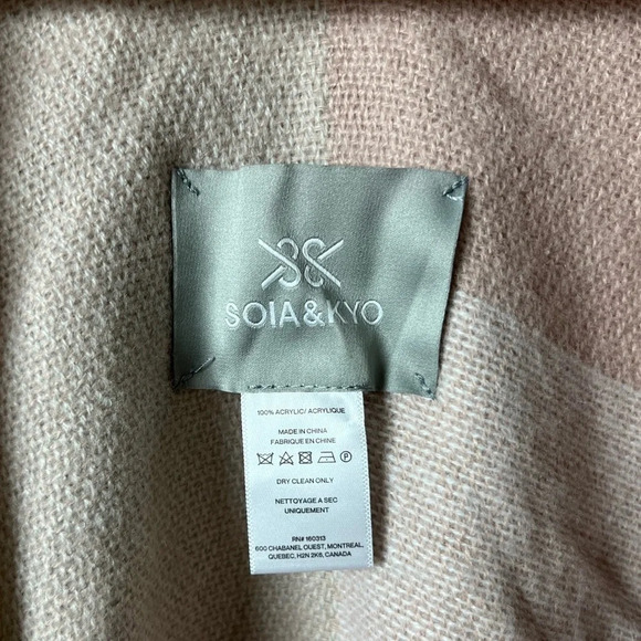 Soia & Kyo • Light Pink & Cream Colorblocked Open Poncho W/ Scarf Hem OS - Picture 7 of 8